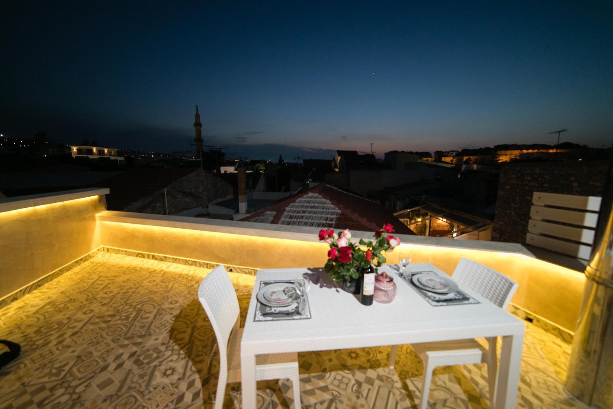 Jacuzzi Suite In The Heart Of Oldtown Rethymno  Bagian luar foto
