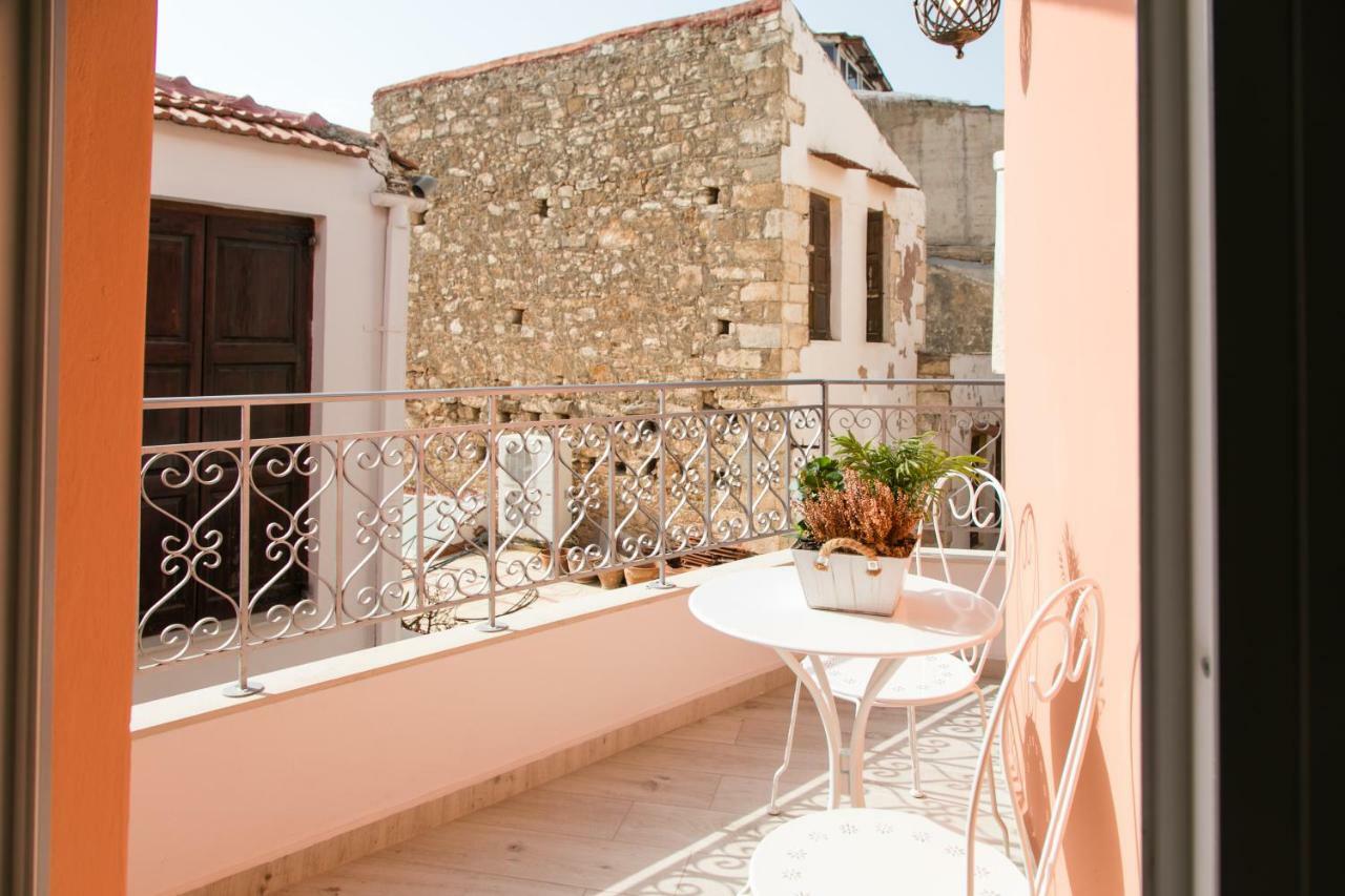Jacuzzi Suite In The Heart Of Oldtown Rethymno  Bagian luar foto