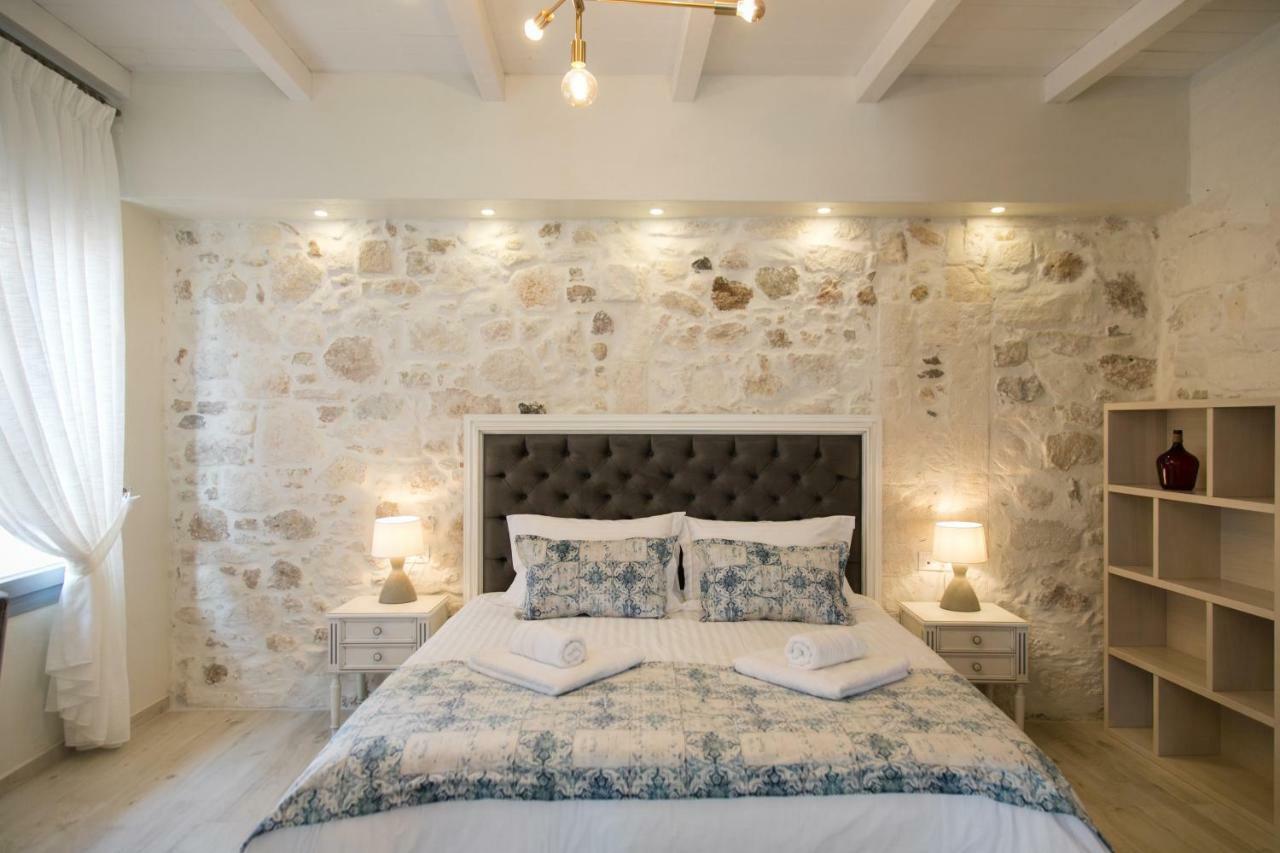 Jacuzzi Suite In The Heart Of Oldtown Rethymno  Bagian luar foto