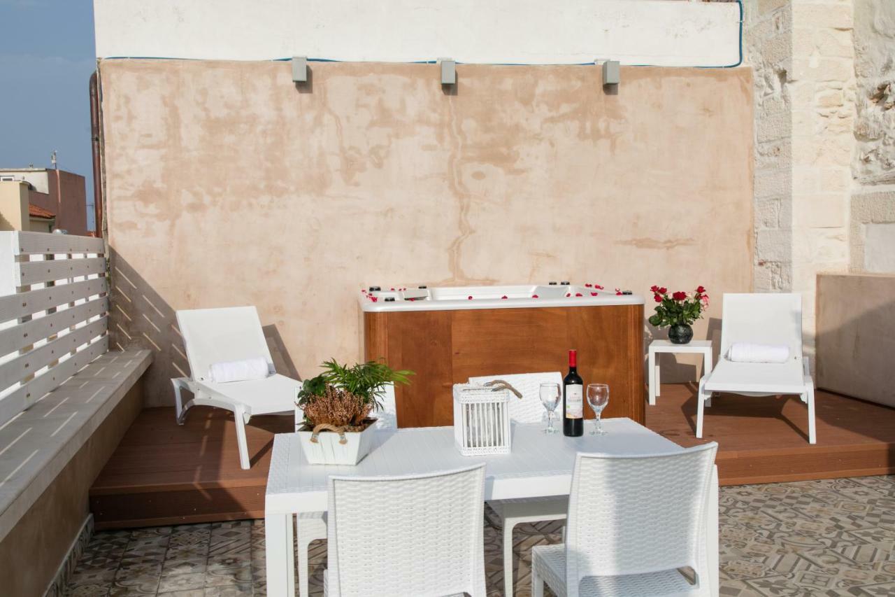 Jacuzzi Suite In The Heart Of Oldtown Rethymno  Bagian luar foto