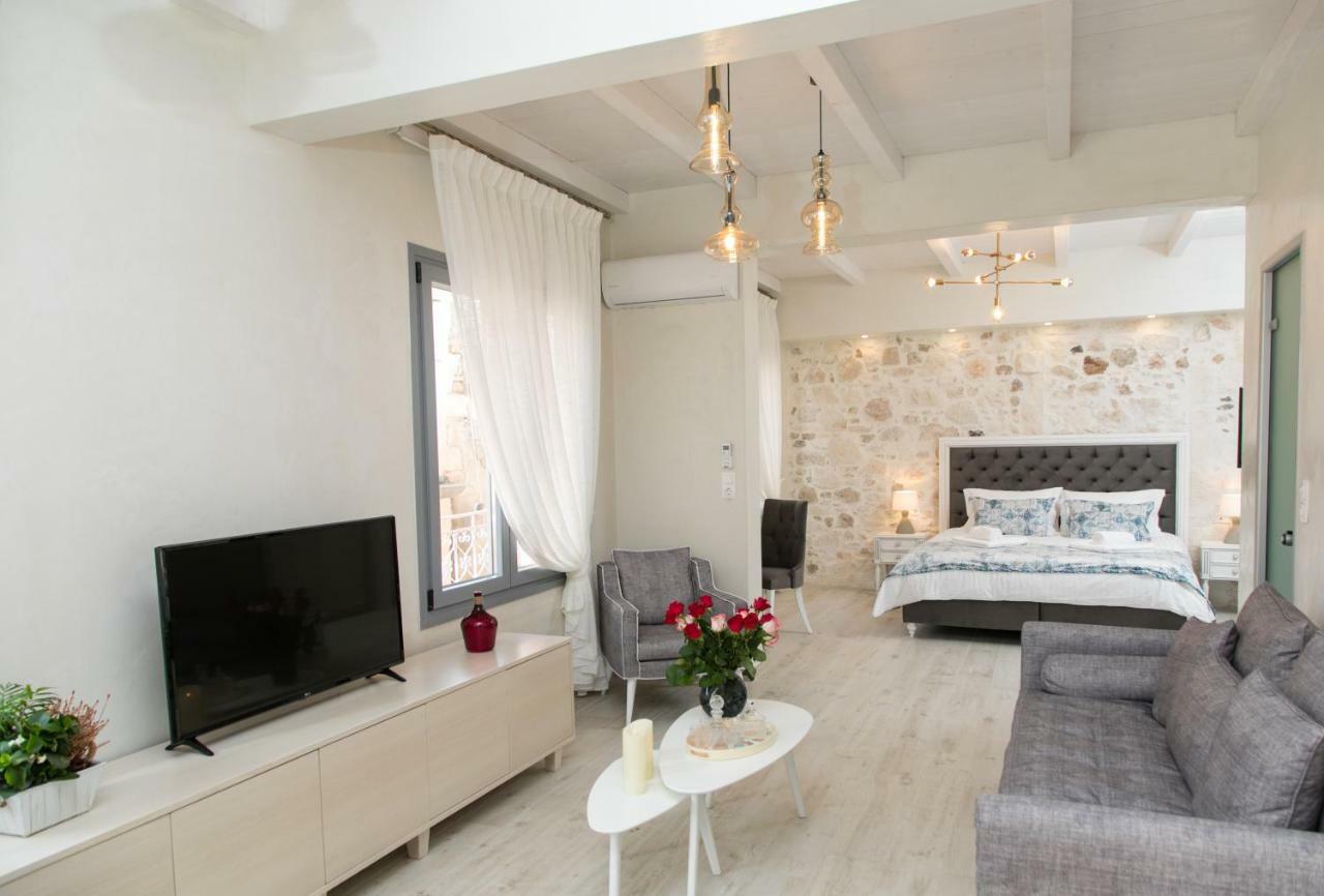 Jacuzzi Suite In The Heart Of Oldtown Rethymno  Bagian luar foto