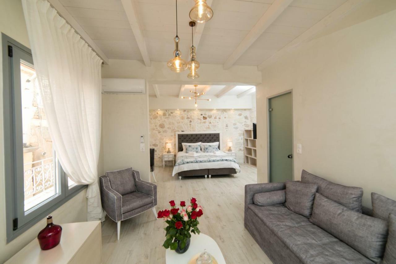 Jacuzzi Suite In The Heart Of Oldtown Rethymno  Bagian luar foto