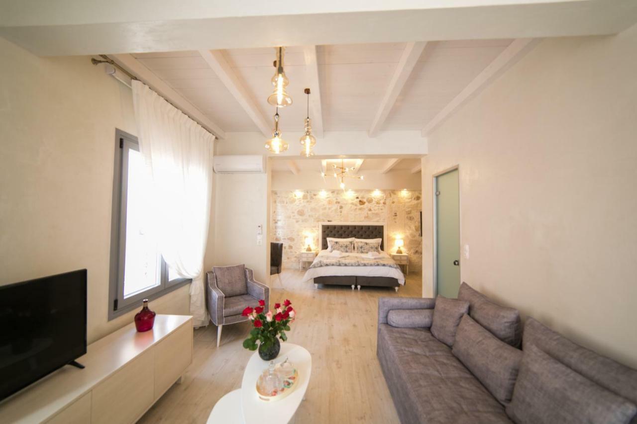 Jacuzzi Suite In The Heart Of Oldtown Rethymno  Bagian luar foto
