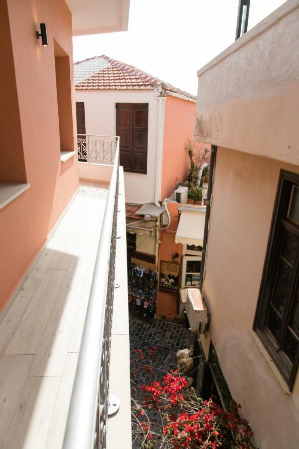 Jacuzzi Suite In The Heart Of Oldtown Rethymno  Bagian luar foto