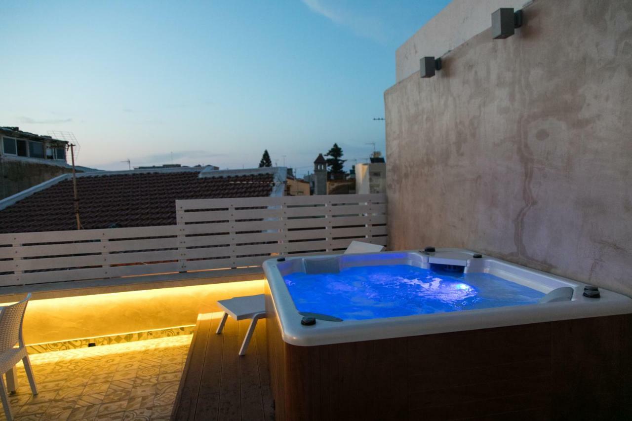 Jacuzzi Suite In The Heart Of Oldtown Rethymno  Bagian luar foto