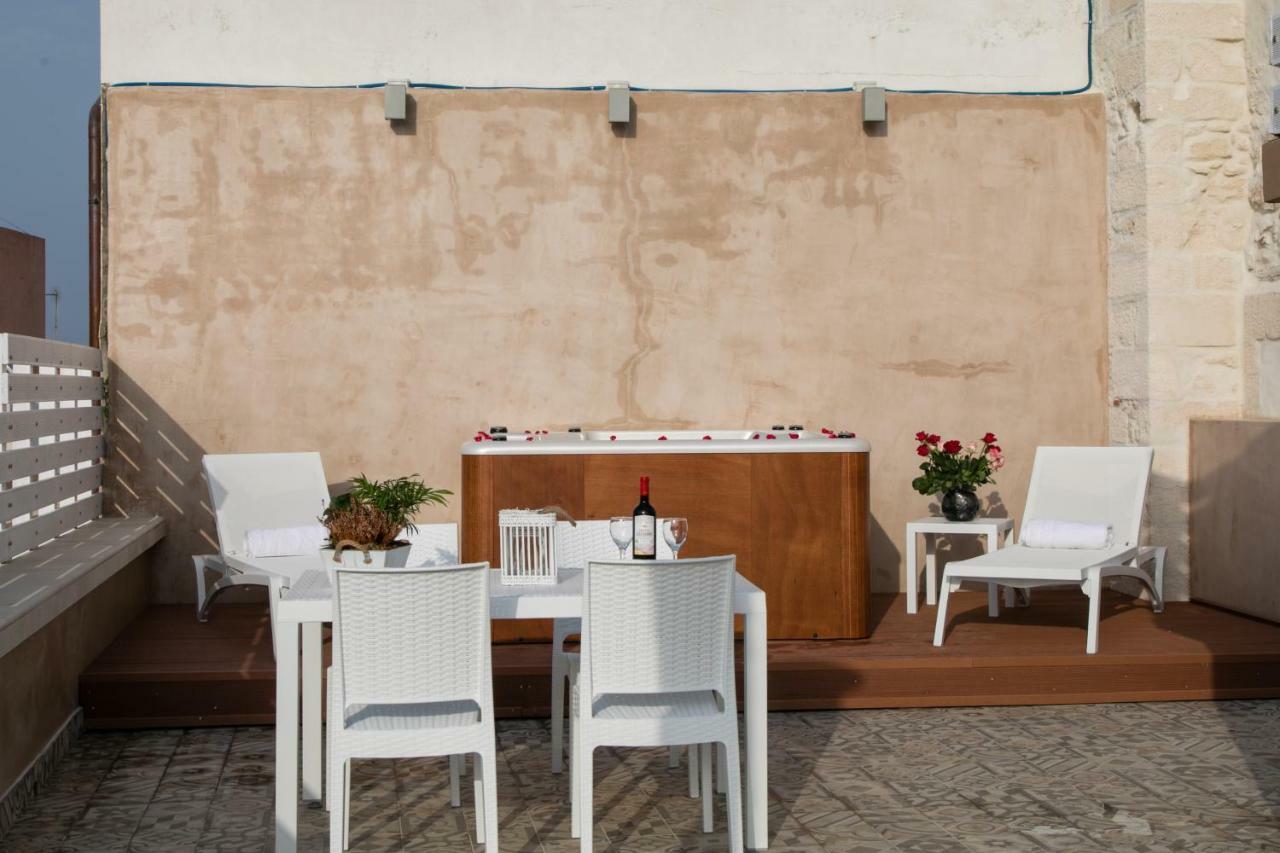 Jacuzzi Suite In The Heart Of Oldtown Rethymno  Bagian luar foto