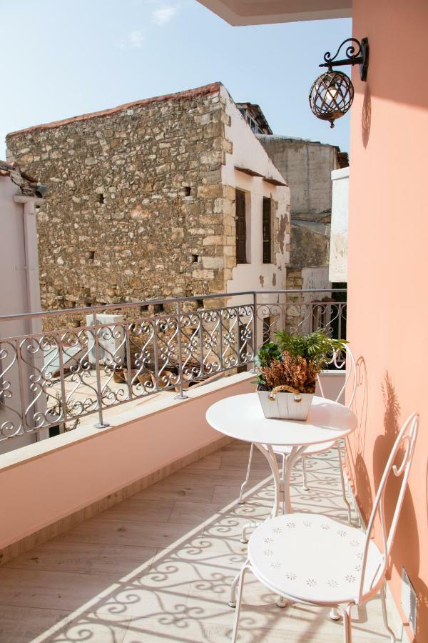 Jacuzzi Suite In The Heart Of Oldtown Rethymno  Bagian luar foto